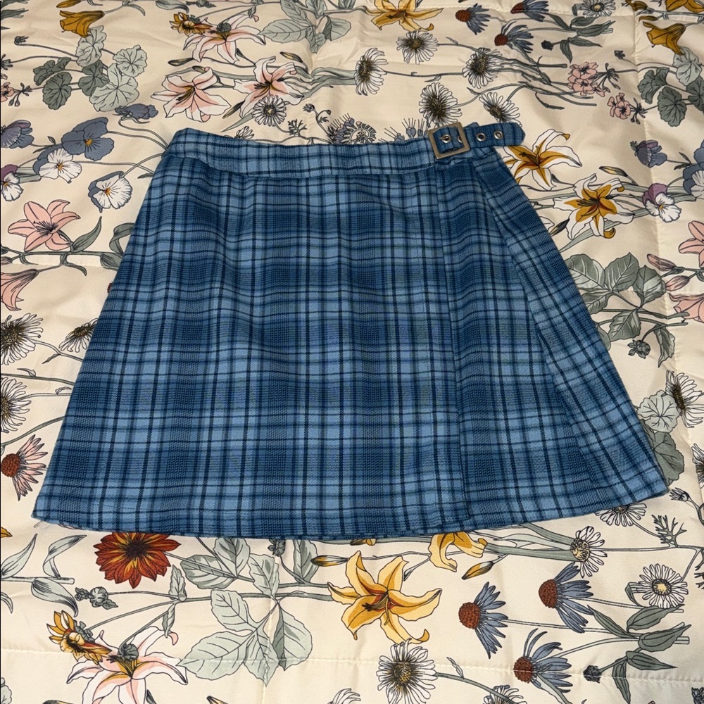 brandy melville john galt blue plaid skirt fits like an XS